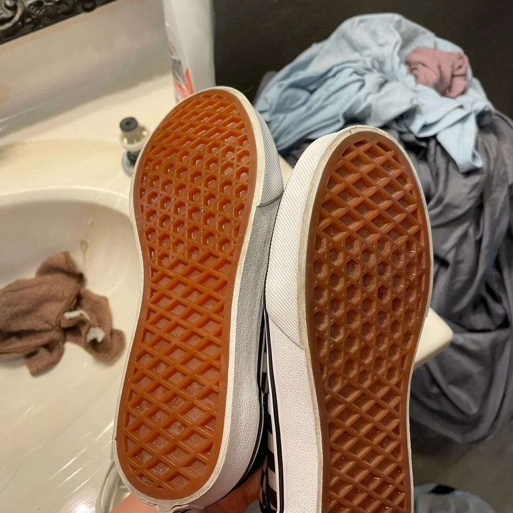 Vans - Picture 4 of 6